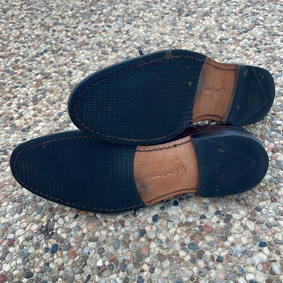 Allen Edmonds MacAllister burgundy leather wingtips - “tap” soles - 10D - Picture 2 of 4